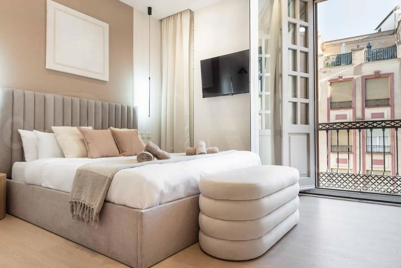 Sophisticated Apartment With Balcony & City Views By Rems Malaga