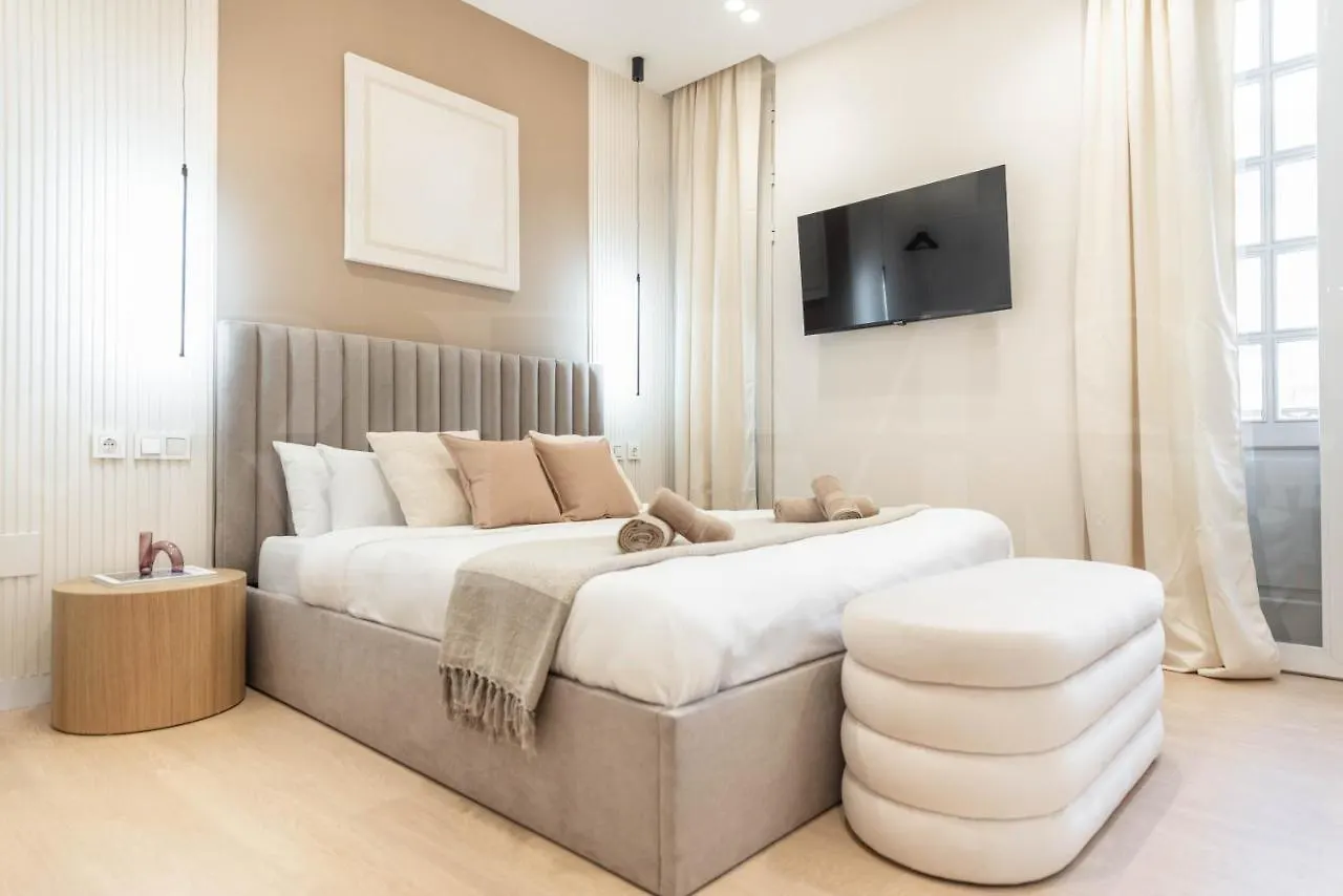 Sophisticated Apartment With Balcony & City Views By Rems Malaga
