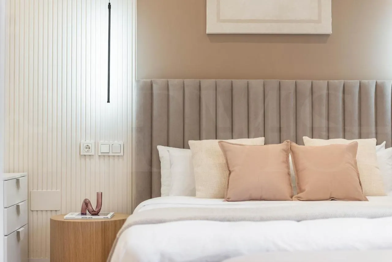 Sophisticated Apartment With Balcony & City Views By Rems Malaga