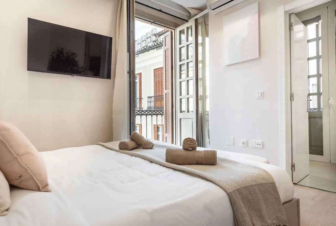 Sophisticated Apartment With Balcony & City Views By Rems Malaga Spain