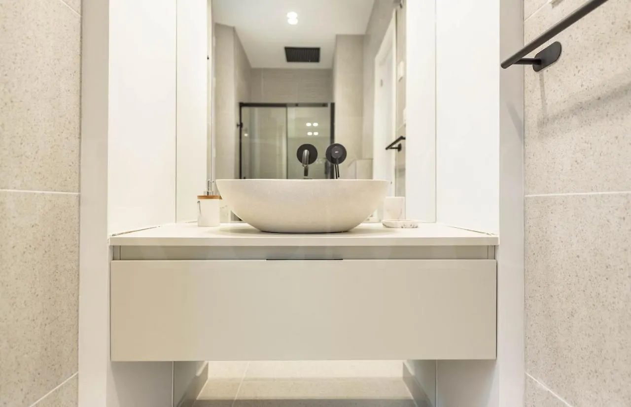 Sophisticated Apartment With Balcony & City Views By Rems Malaga Spain